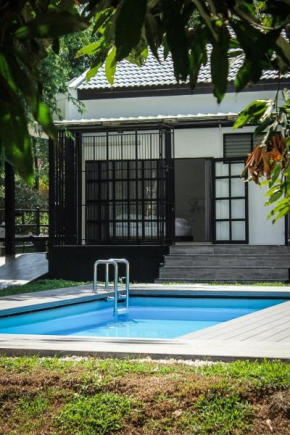 Ban Rub Lom Pool Villa